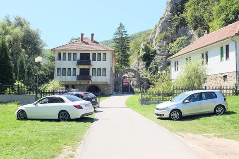 Ulaz u manastirski kompleks Gornjak