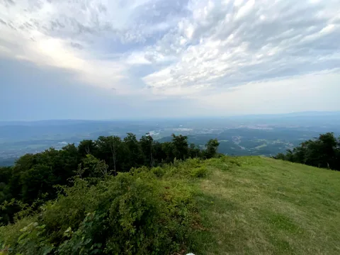Pogled sa Gučeva na dolinu Drine