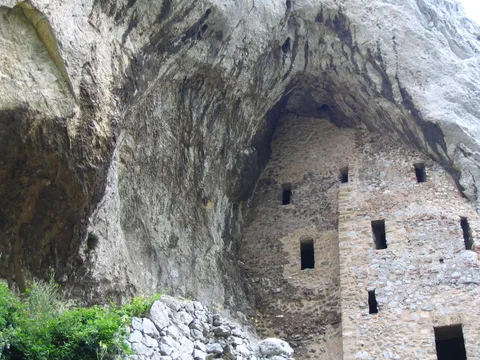 Manastir Blagoveštenje u Gornjačkoj klisuri